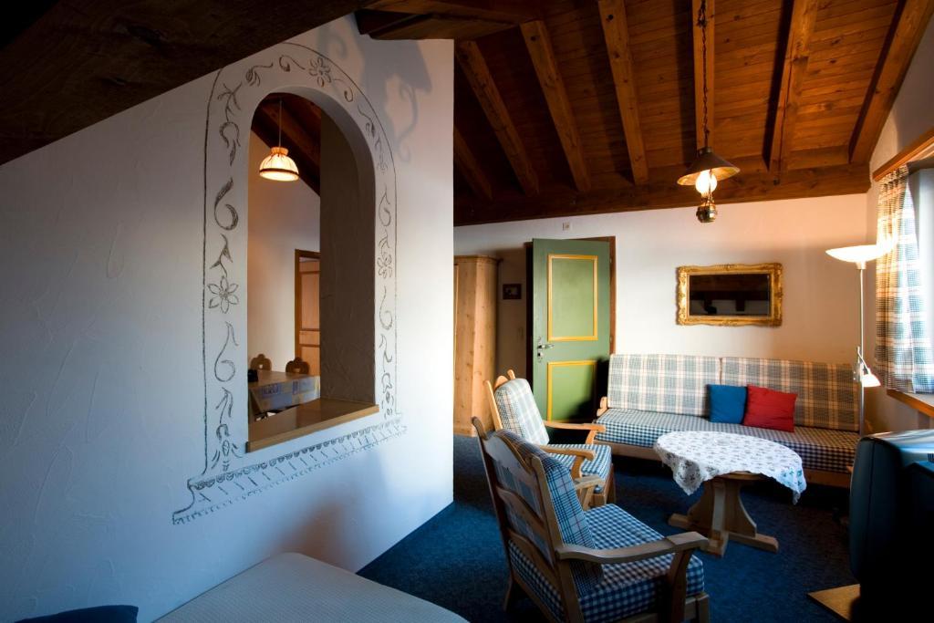 Ferienwohnungen Seraina Sils-Maria Habitación foto