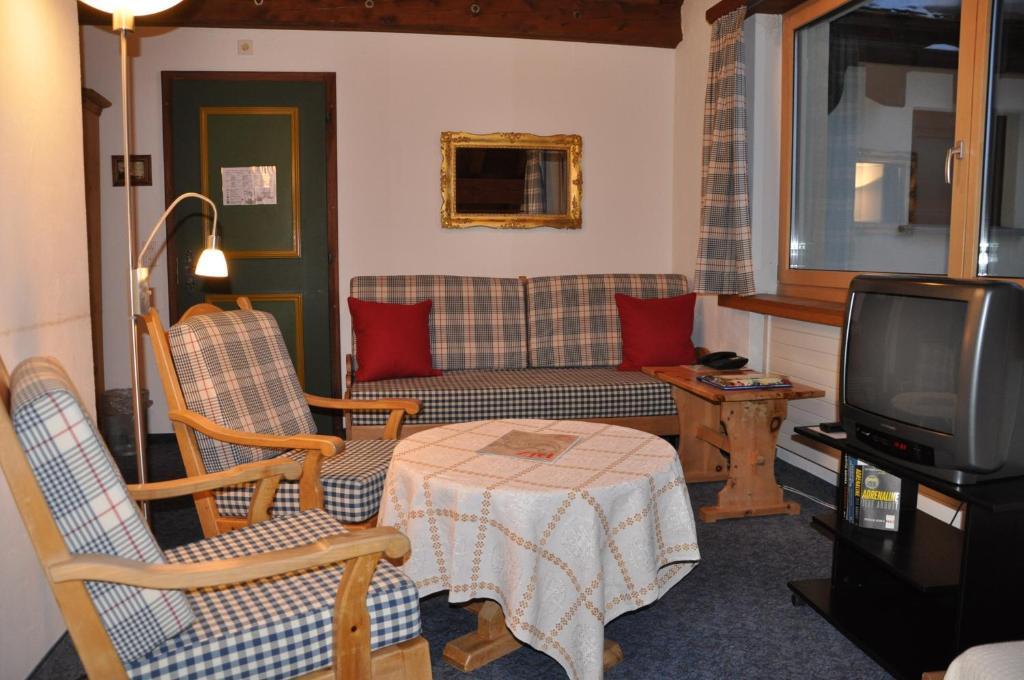 Ferienwohnungen Seraina Sils-Maria Habitación foto
